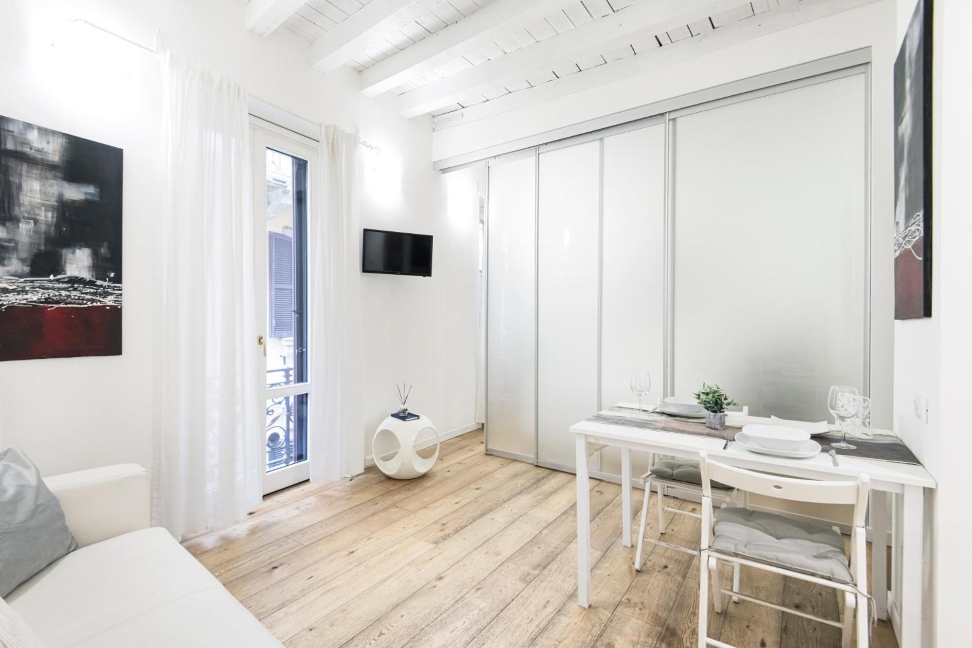 Amazing, New & Fully Furnished Studio In Duomo Milano Eksteriør billede