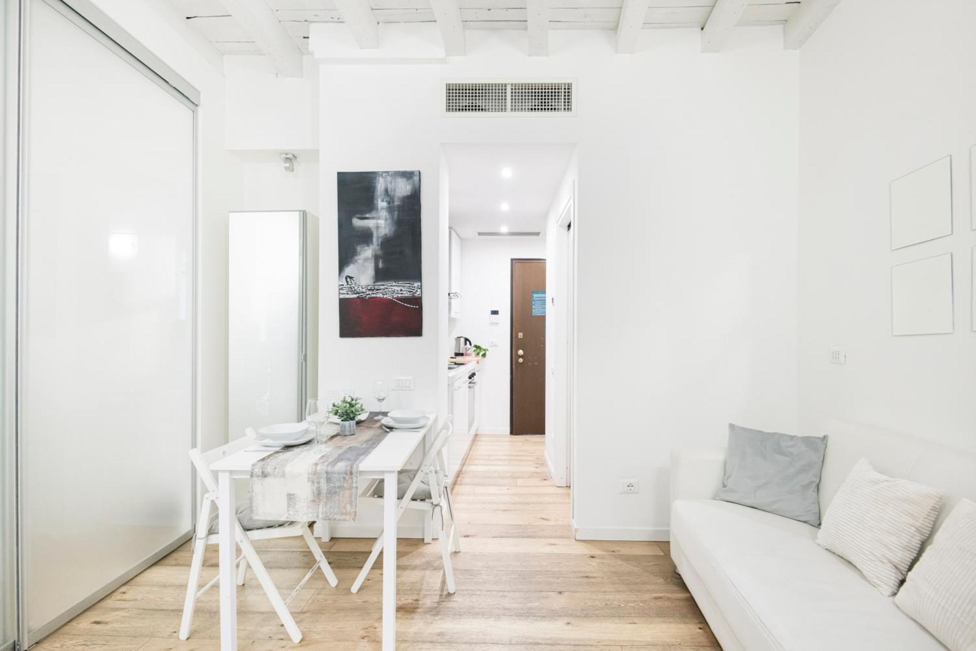 Amazing, New & Fully Furnished Studio In Duomo Milano Eksteriør billede