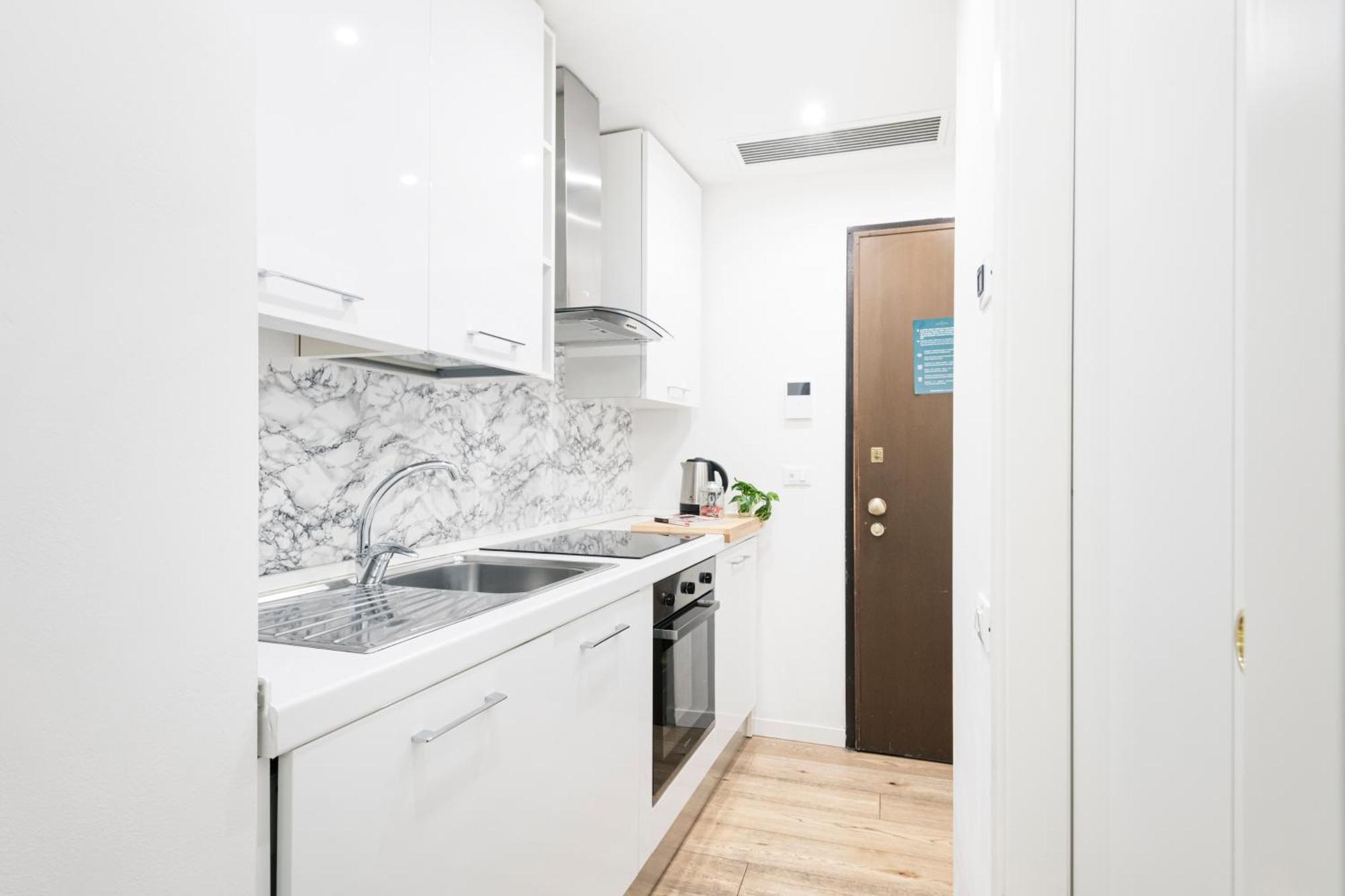 Amazing, New & Fully Furnished Studio In Duomo Milano Eksteriør billede